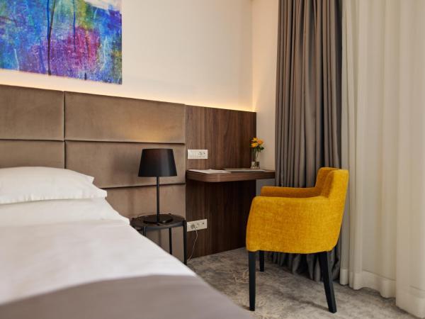 Hotel Paris : photo 3 de la chambre chambre double standard - côté mer