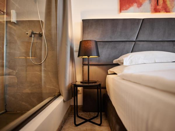 Hotel Paris : photo 8 de la chambre chambre simple standard - côté mer