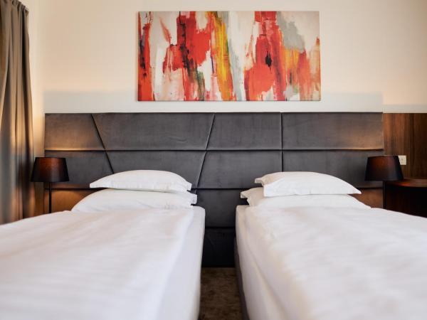Hotel Paris : photo 3 de la chambre chambre double ou lits jumeaux supérieure