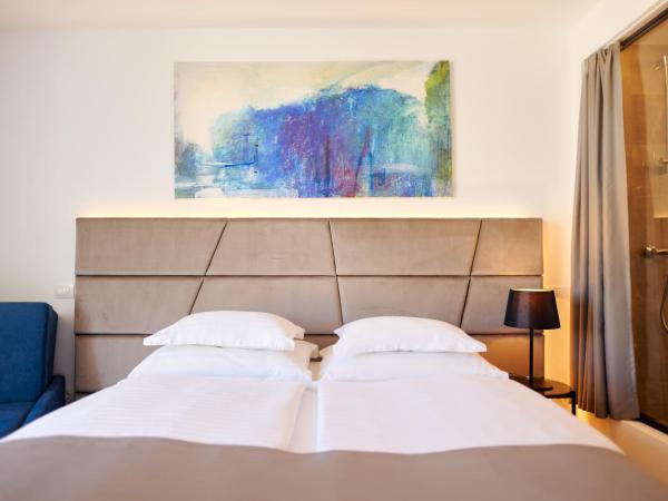 Hotel Paris : photo 6 de la chambre chambre familiale supérieure