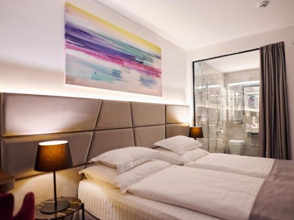 Hotel Paris : photo 9 de la chambre chambre double ou lits jumeaux supérieure - côté mer