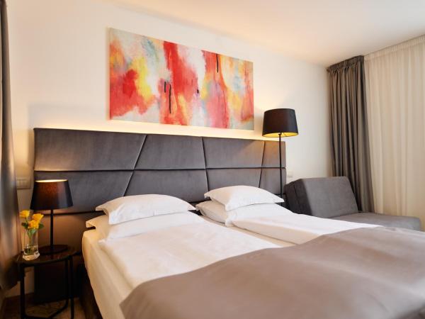 Hotel Paris : photo 1 de la chambre chambre double ou lits jumeaux supérieure