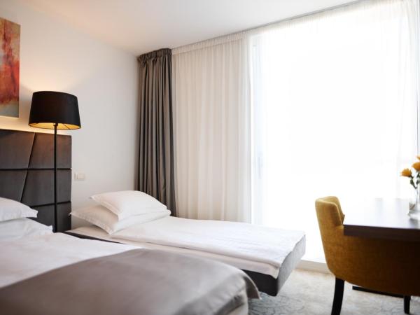 Hotel Paris : photo 3 de la chambre chambre familiale supérieure - côté mer