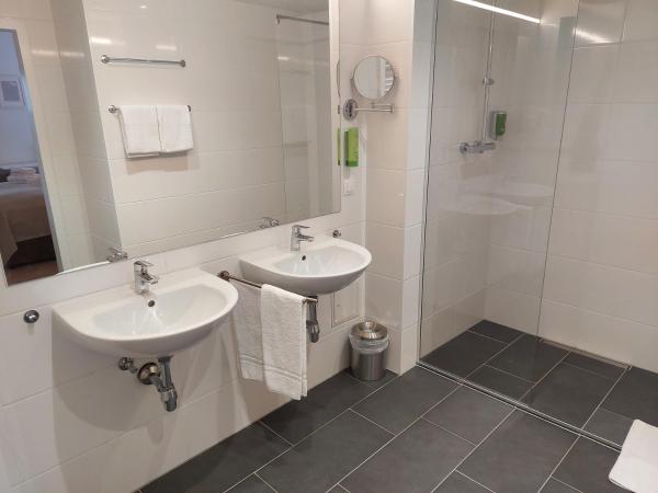 Gartenhotel Altmannsdorf : photo 4 de la chambre chambre familiale standard