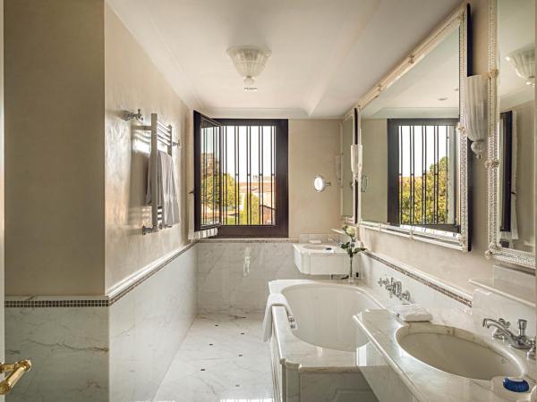 Hotel Cipriani, A Belmond Hotel, Venice : photo 3 de la chambre suite with balcony and lagoon view (san giorgio)