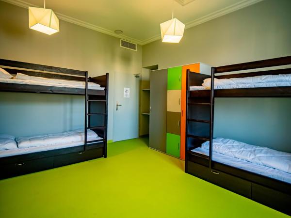 BANANA'S CAMP : photo 1 de la chambre lit dans dortoir mixte de 6 lits