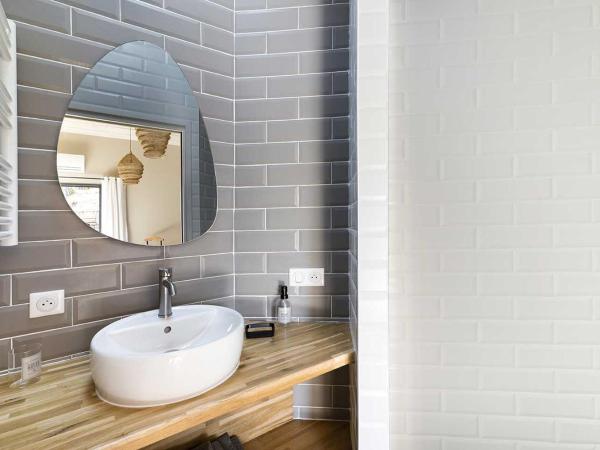 Maison d'hôtes Etxea_&_co : photo 3 de la chambre chambre lits jumeaux - vue sur piscine