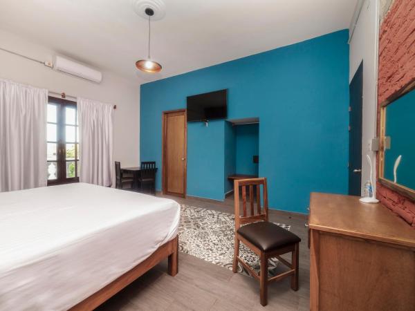 Hotel Meson del Barrio : photo 2 de la chambre suite junior avec balcon