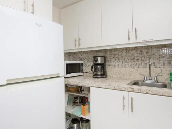 Diamond Head Beach Hotel : photo 9 de la chambre chambre lit queen-size - vue sur mer