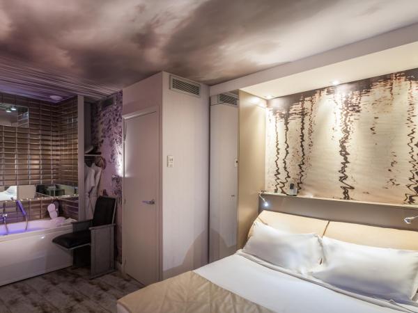 Apostrophe Hôtel : photo 7 de la chambre chambre double balneo avec baignoire de chromothérapie