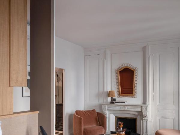 MiHotel Plat : photo 2 de la chambre suite supérieure « nacarat »