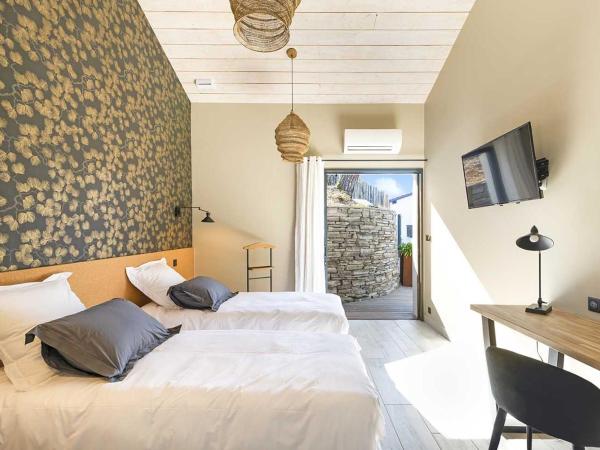 Maison d'hôtes Etxea_&_co : photo 1 de la chambre chambre lits jumeaux - vue sur piscine