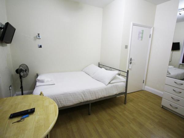 Flexistay Aparthotel Tooting : photo 4 de la chambre chambre double avec salle de bains privative