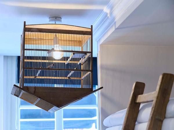 Hello I'm Local - Boutique Hostel : photo 4 de la chambre chambre lits jumeaux avec salle de bains privative