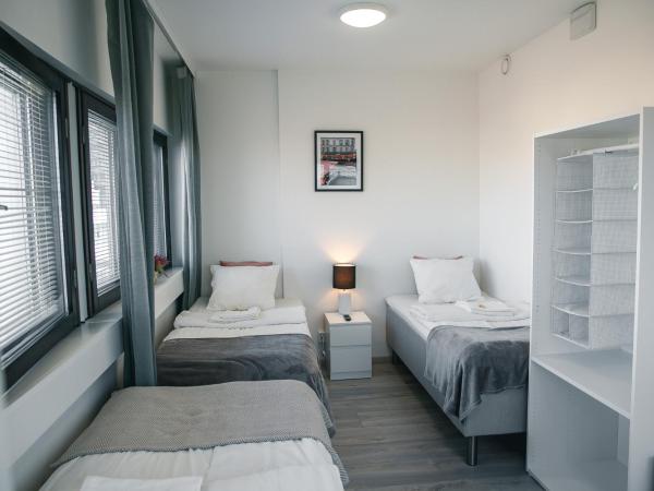 Inn Tourist Hostel : photo 6 de la chambre chambre familiale avec salle de bains commune