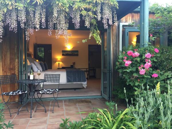 Whakaipo Lodge : photo 1 de la chambre suite avec lit super king-size