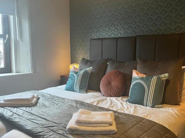 Woodquay House : photo 2 de la chambre chambre double avec salle de bains privative