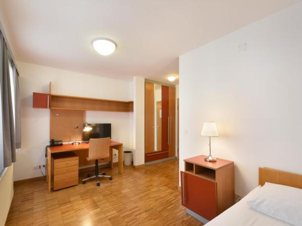 Hotel Korotan : photo 4 de la chambre chambre lits jumeaux Économique