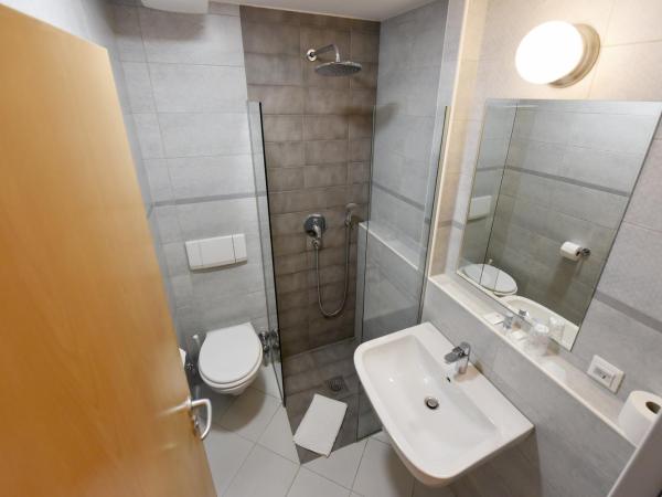 Hotel Korotan : photo 6 de la chambre chambre lits jumeaux Économique