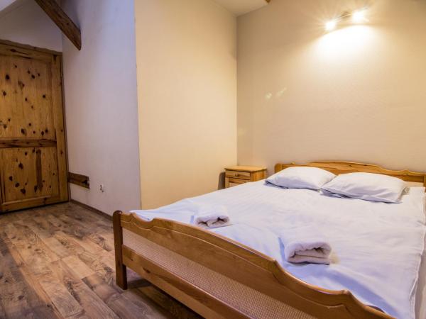 Top Hostel Pokoje Gościnne : photo 2 de la chambre chambre triple avec salle de bains commune