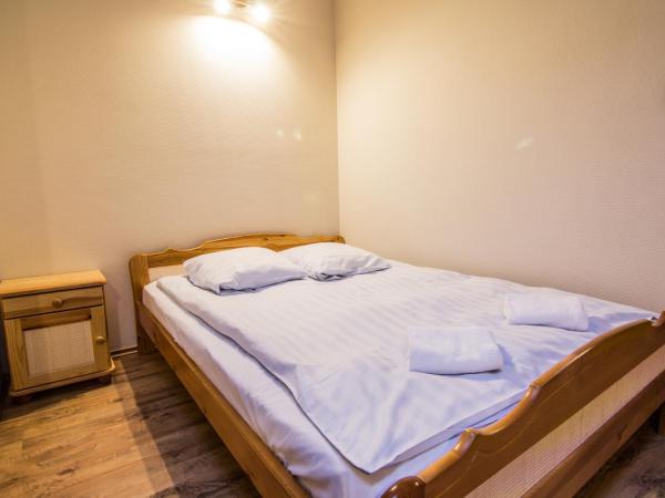 Top Hostel Pokoje Gościnne : photo 4 de la chambre chambre triple avec salle de bains commune