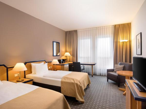 HI Hotel International Hamburg : photo 1 de la chambre chambre lits jumeaux - Étage supérieur