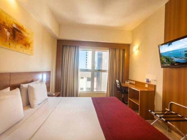 Praiamar Express Hotel : photo 2 de la chambre chambre lit king-size standard