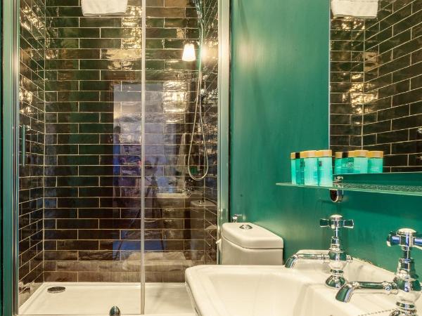 House Bedrooms Dublin : photo 10 de la chambre suite junior