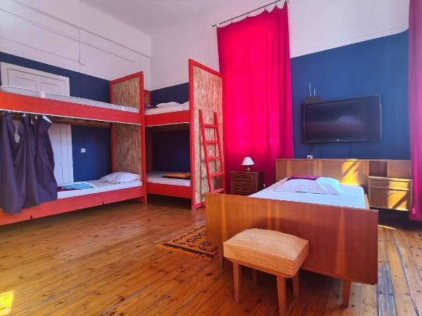 Doukas Hostel Room : photo 1 de la chambre lit dans dortoir mixte de 6 lits