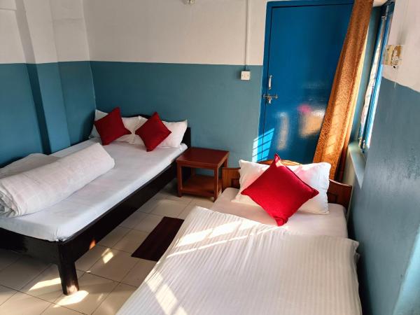 R&R Guest House : photo 2 de la chambre chambre triple standard