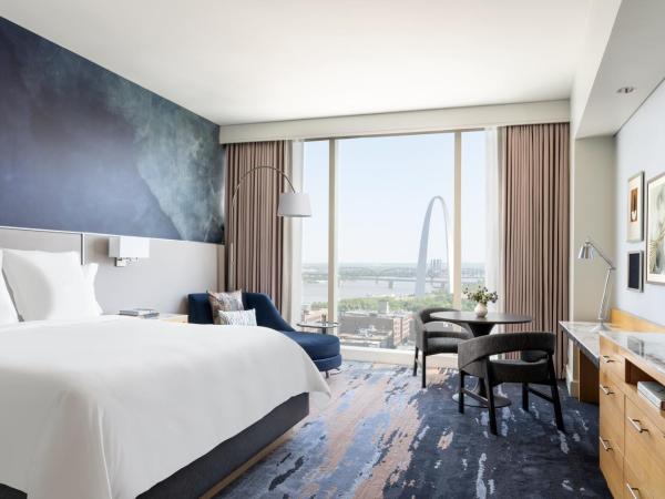 Four Seasons St. Louis : photo 3 de la chambre chambre lit king-size avec vue sur arche
