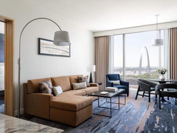 Four Seasons St. Louis : photo 5 de la chambre suite 1 chambre avec lit king-size - arche