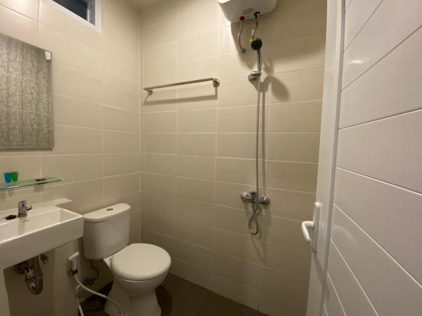 The Home Srengseng : photo 5 de la chambre chambre standard lit queen-size
