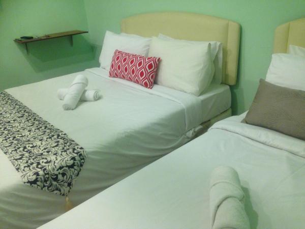 Woodpecker Lodge, Kuching : photo 5 de la chambre chambre triple standard