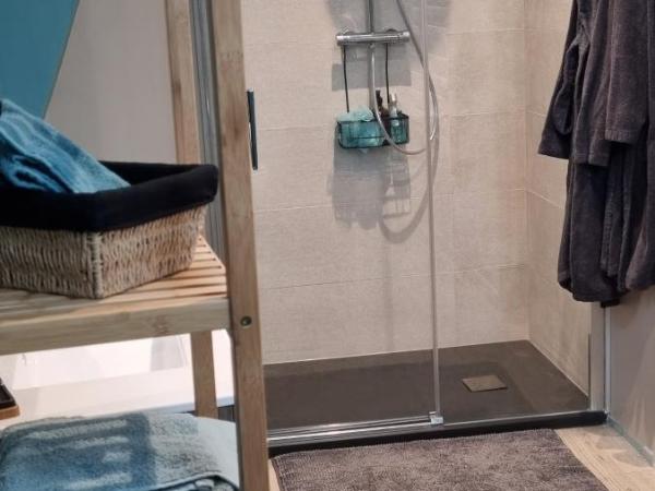 Au Nid des Champs, Agréable chambre d'hôtes, proche de Chartres : photo 6 de la chambre chambre familiale - vue sur jardin