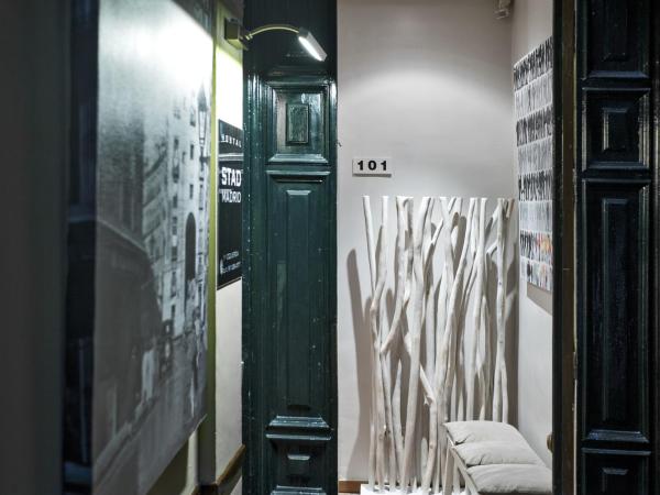 THC Gran Via Hostel : photo 1 de la chambre chambre double