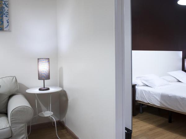 THC Gran Via Hostel : photo 3 de la chambre suite junior