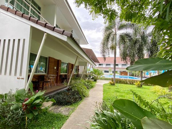 Good Times Resort Kanchanaburi : photo 5 de la chambre chambre double supérieure - vue sur jardin