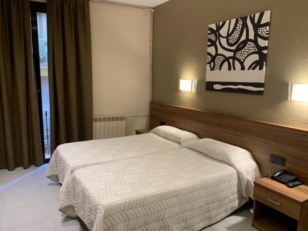 Hotel Aneto : photo 9 de la chambre chambre lits jumeaux avec balcon
