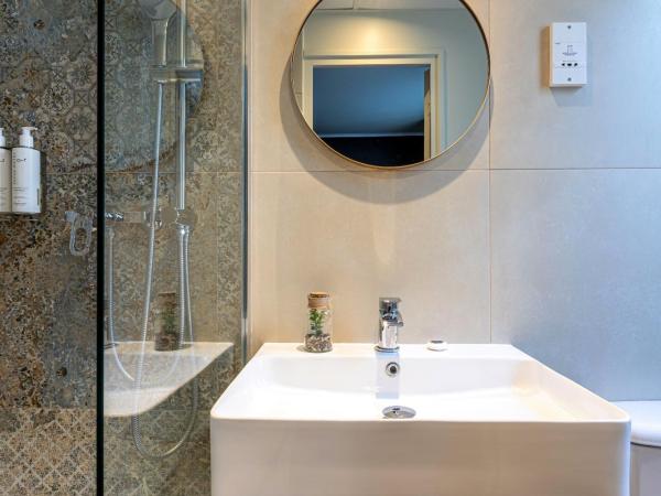 Hotel Ariane Montparnasse by Patrick Hayat : photo 10 de la chambre chambre double classique