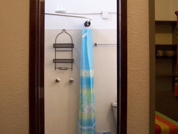 Hostal Mixteco Naba Nandoo : photo 4 de la chambre chambre double avec salle de bains privative