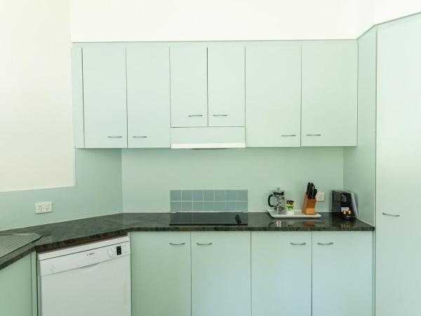 Beaches Holiday Apartments - Official Onsite Reception & Check In : photo 9 de la chambre suite 2 chambres avec vue sur océan