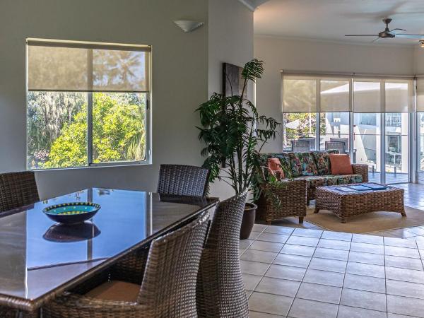 Beaches Holiday Apartments - Official Onsite Reception & Check In : photo 2 de la chambre suite 2 chambres avec vue sur océan