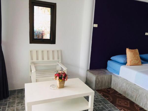 Lanta Garden Home : photo 4 de la chambre chambre double avec vue sur plage