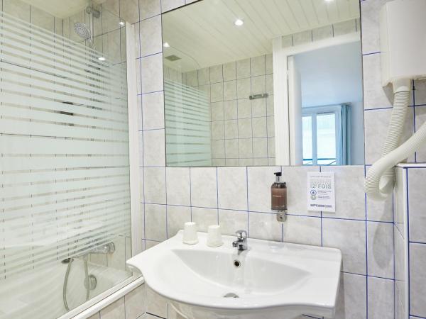 Hôtel Kabanel by Happyculture : photo 4 de la chambre chambre triple