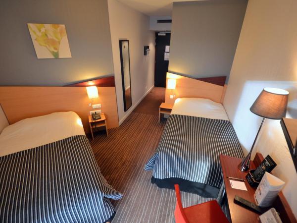 Kyriad Hotel Dijon Gare : photo 7 de la chambre chambre lits jumeaux avec accs spa