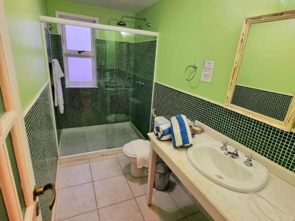 Pousada Corsario Buzios : photo 3 de la chambre chambre triple avec balcon