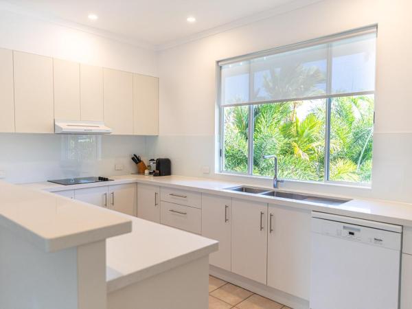 Beaches Holiday Apartments - Official Onsite Reception & Check In : photo 3 de la chambre appartement 2 chambres deluxe - vue sur océan