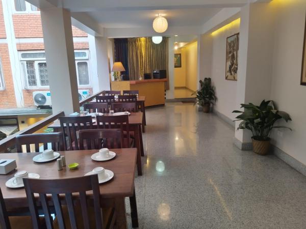 Jagat Hotel : photo 4 de la chambre chambre double deluxe (2 adultes + 1 enfant)