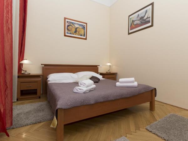 Budapest Bed and Breakfast : photo 4 de la chambre chambre double standard avec baignoire